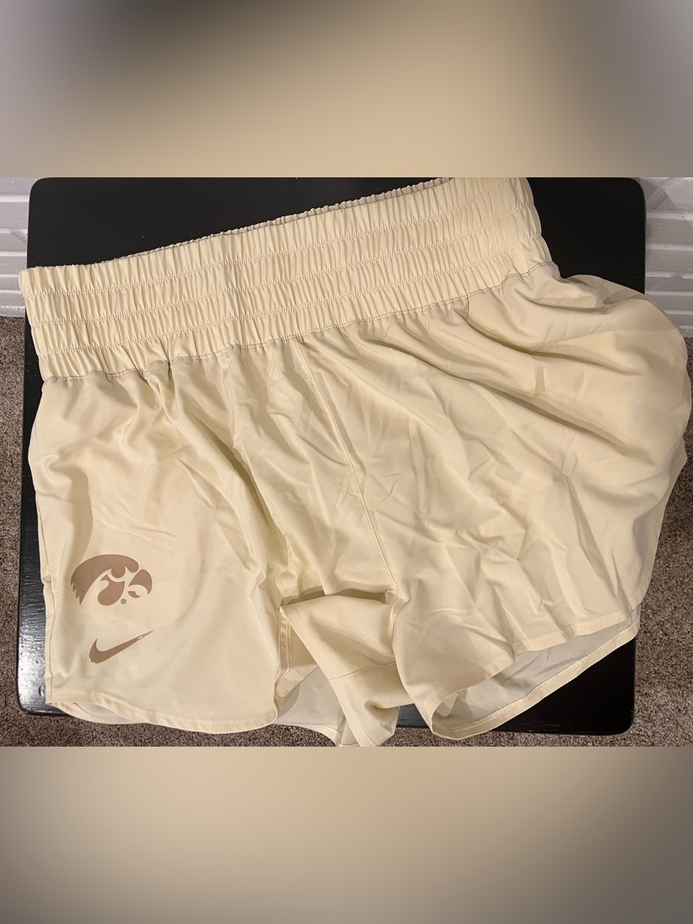 NWT Nike Cream Iowa Hawkeye Dri-FIT Athletic Shorts
